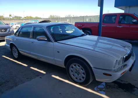 2000 Jaguar Xjr из США, поврежденный, VIN LF18062
